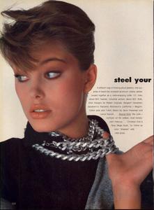 Stern_Vogue_US_March_1983_05.thumb.jpg.d16a09ebdc6ed4a7513aa8ad70dcb4fc.jpg