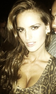 izabel-goulart-supermodel-11242011-20-381x640.thumb.jpg.8c152cd6188d6581eed9549fbd396e07.jpg