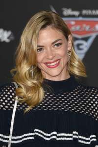 Jaime-King - Disney-and-Pixars-Cars-3-Premiere--06.jpg