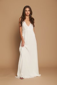 594c92b234098_AthenaWhiteMaxiDress-3.thumb.jpg.d287602d7544967b8543fdf2ab2de1f2.jpg