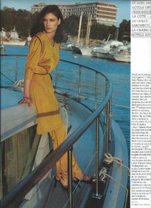 594daebf7c959_VogueFranceAvril197925.thumb.jpg.2705b5da99170c89e7830237c9d75535.jpg