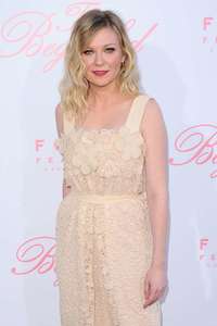 Kirsten-Dunst--The-Beguiled-Premiere-in-Los-Angeles--03.jpg