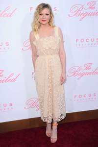 Kirsten-Dunst--The-Beguiled-Premiere-in-Los-Angeles--09.jpg