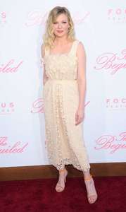 Kirsten-Dunst--The-Beguiled-Premiere-in-Los-Angeles--12.jpg