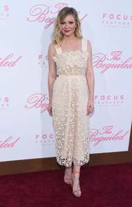 Kirsten-Dunst--The-Beguiled-Premiere-in-Los-Angeles--17.jpg