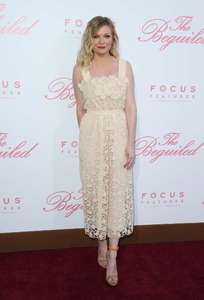 Kirsten-Dunst--The-Beguiled-Premiere-in-Los-Angeles--18.jpg