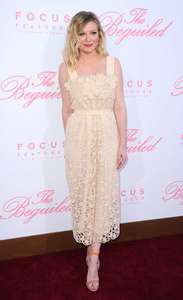 Kirsten-Dunst--The-Beguiled-Premiere-in-Los-Angeles--31.jpg