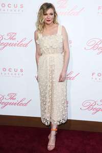 Kirsten-Dunst--The-Beguiled-Premiere-in-Los-Angeles--44.jpg