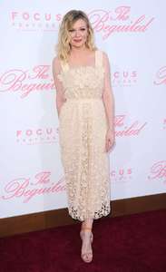 Kirsten-Dunst--The-Beguiled-Premiere-in-Los-Angeles--46.jpg