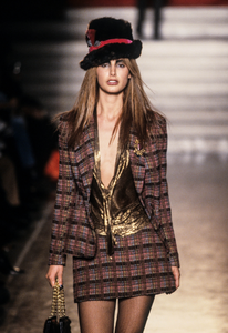 anna-sui-fw-1997-2.thumb.png.6ffffa032f1fb90daf7f39ce96a46dff.png