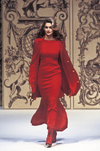 chanel-haute-couture-ss-1993-4.thumb.jpg.3a26da6ecb2ada42ccacc0119e196ab3.jpg