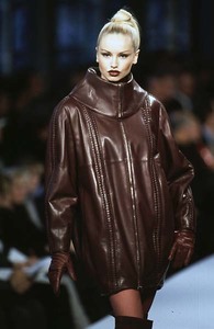 claude-montana-fw-1996-1.thumb.jpg.7036dcd10344bb71836ff86dee0cce07.jpg