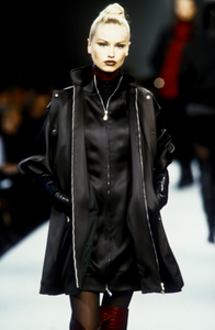 claude-montana-fw-1996-5.thumb.png.814f38aa3415cb884d43184e21918f1d.png