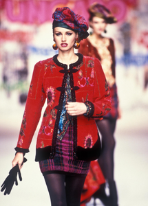 emanuel-ungaro-hc-fw-1994-1.thumb.png.2fe778fa06ecc9974767fb90e0339ac3.png