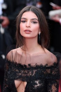 emily-ratajkowski-at-loveless-premiere-at-2017-cannes-film-festival-05-18-2017_5.jpg