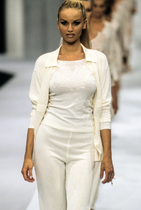 escada-ss-1999-3.thumb.png.c74be8352130230170bd7c79bc525bbf.png