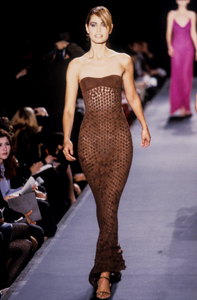 halston-fw-1997-2.thumb.png.4b0aa5f4d43c75cda778aea37b81b014.png