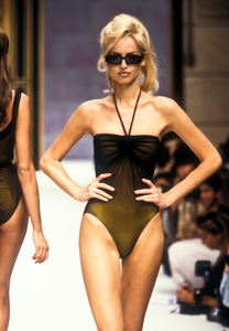 herve-leger-ss-1996-1.thumb.png.33d0058f75a380fa10538c87d8878211.png