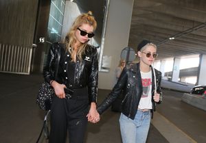 kristen-stewart-and-stella-maxwell-at-cdg-airport-in-paris-06-12-2017_12.jpg