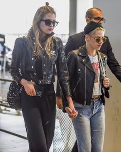 kristen-stewart-and-stella-maxwell-at-cdg-airport-in-paris-06-12-2017_13.jpg