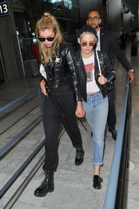 kristen-stewart-and-stella-maxwell-at-cdg-airport-in-paris-06-12-2017_2.jpg