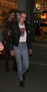 kristen-stewart-out-for-dinner-at-caviar-kaspia-in-paris-06-13-2017_5.jpg