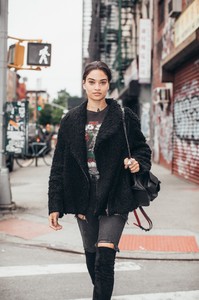 shanina-shaik-19-835x1253.thumb.jpg.fba7456bd29a2aa65fab728c071ebe12.jpg