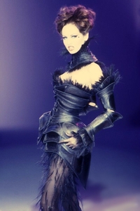 thierry-mugler-hc-ss-1997-2.thumb.jpg.f481e41f8de0ab68e29e2431cdd278da.jpg