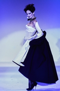 thierry-mugler-hc-ss-1997-8.thumb.jpg.ed28be81578862b95277e00c91b39d7a.jpg