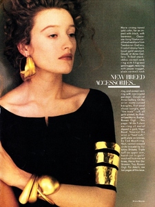 us_vogue_june_1987_54.thumb.jpg.a27b323c67d95a2d1396873e21a8ef3b.jpg