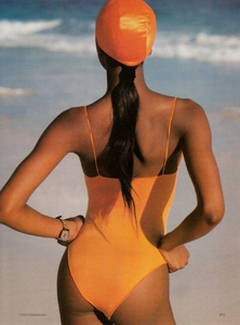 us_vogue_may_1988_35.thumb.jpg.4cb9a2c4adeb94b485623087cf7e66cb.jpg