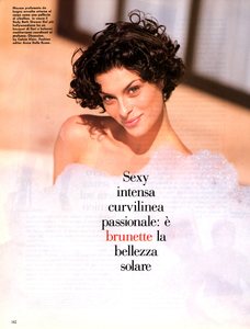 vogue-italia-may-1993-044.thumb.jpg.1d2619024e5d57f004aab03747276a7e.jpg