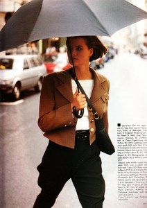 vogue_uk_oct_1988_58.thumb.jpg.606a759d060abe58afd27ad76cc37693.jpg