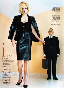 vogue_us_oct_1995_31.thumb.jpg.ba539ff380006a12ef79b3dc8f0989ce.jpg