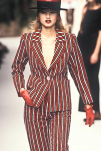 ysl-ss-1995-7.thumb.png.8440ff13cc030cd921c3f047dc436feb.png