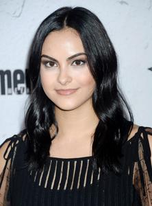 47491881_camila-mendes-03.thumb.jpg.e165702da1b3789d32c731a57969afa5.jpg