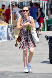 47913895_kiernan-shipka-21.jpg