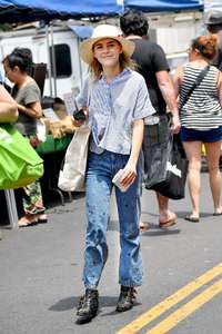 Kiernan-Shipka - Shopping-at-a-farmers-market--22.jpg