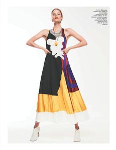 Harpers_Bazaar_Romania__IulieAugust_2017-page-015.jpg