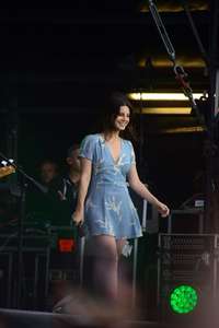 Lana-Del-Rey-Performs-at-Lollapalooza--08.jpg