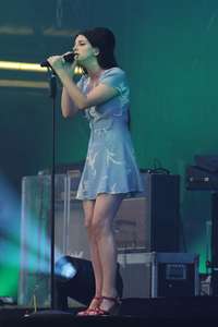 Lana-Del-Rey-Performs-at-Lollapalooza--17.jpg