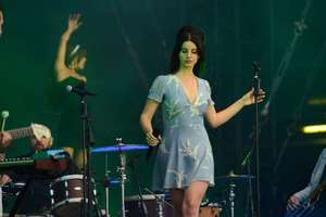 Lana-Del-Rey-Performs-at-Lollapalooza--21.jpg