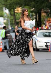 Sofia-Vergara-Filming-Stano-in-New-York--01.jpg