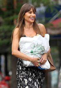 Sofia-Vergara-Filming-Stano-in-New-York--12.jpg