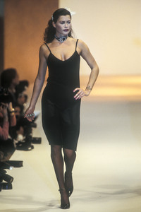 blumarine-ss-1995-5.thumb.JPEG.817507174004c0b94c4e4efb9e2fee6d.JPEG