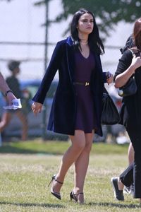 camila-mendes-filming-riverdale-in-vancouver-july-11-2017-1.thumb.jpg.940bf53ee27596912c67000c811ce032.jpg