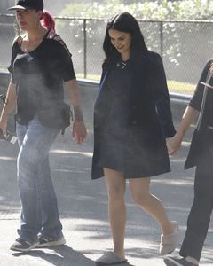 camila-mendes-filming-riverdale-in-vancouver-july-11-2017-3.thumb.jpg.79aafe9e63c1e0ad29e3a59efe043594.jpg