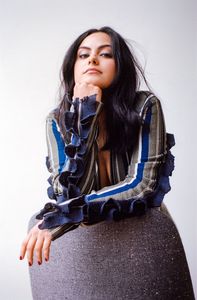 camila-mendes-office-magazine-2017-4.thumb.jpg.ec2ac17bdff0bfac723f943b07b91053.jpg