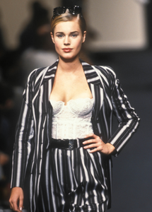 chantal-thomas-fw-1995-1.thumb.png.ddbad4aee36081ce9e844c8c39edd77c.png