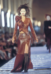 christian-dior-hc-fw-1999-1.thumb.png.ee553fe7560cf585c79338c97262df60.png